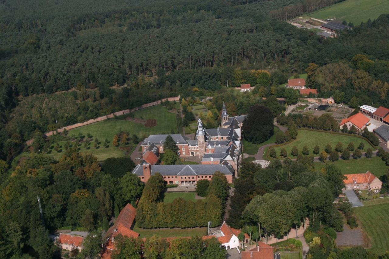 Bed and Breakfast De Vrolijcke Bosmuis Bergeijk Екстер'єр фото